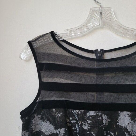 Tadashi SHOJI Velvet Trim Black Shift Dress Size 4 - Picture 9 of 14